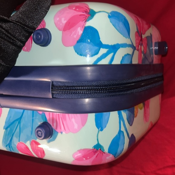 Chariot - Picture 9 of 12